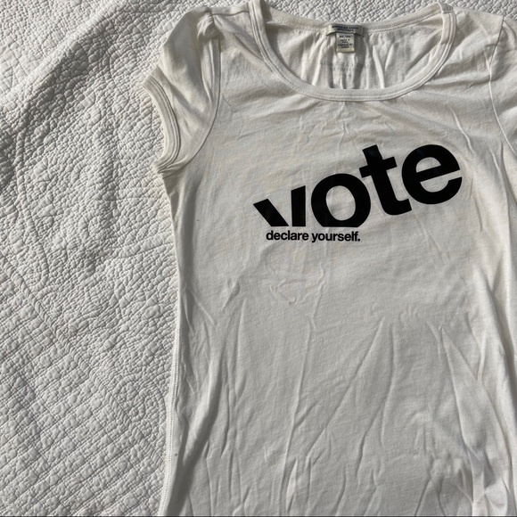 “American Eagle Outfitters” VOTE Tee - Picture 2 of 6
